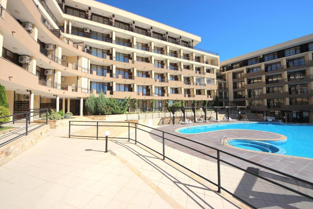 Menada Luxor Apartments 圣弗拉斯 外观 照片