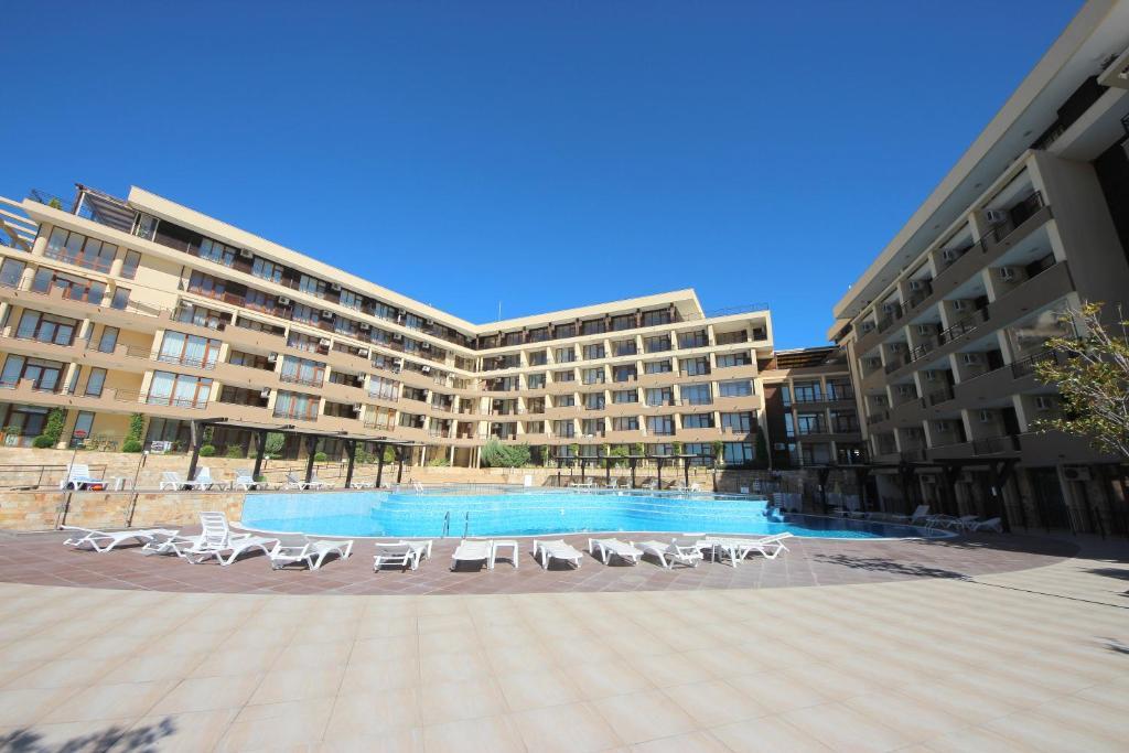 Menada Luxor Apartments 圣弗拉斯 外观 照片